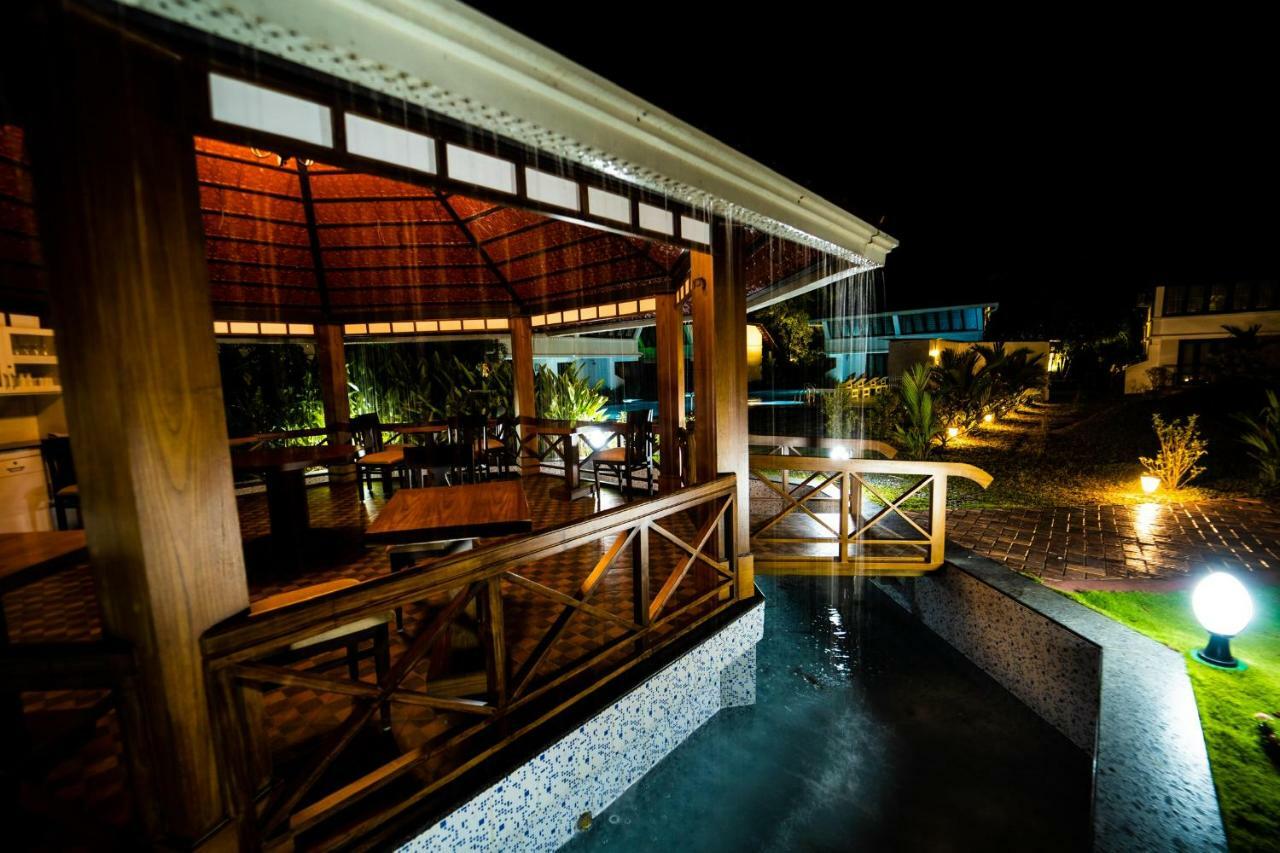 Nihara Resort And Spa Cochin Kochi Exterior foto